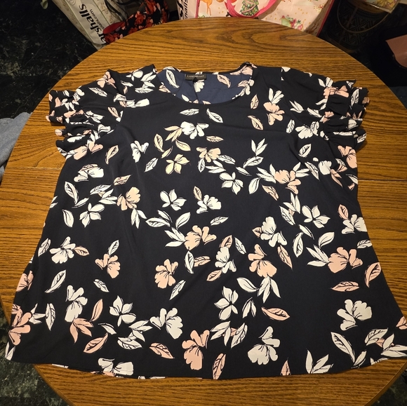 Lane Bryant Tops - Lane Bryant Plus Size 26 Short Sleeve Dark Navy With Pink Floral